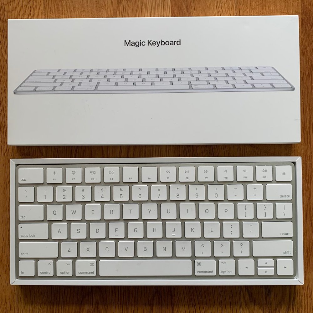 APPLE MAGIC KEYBOARD